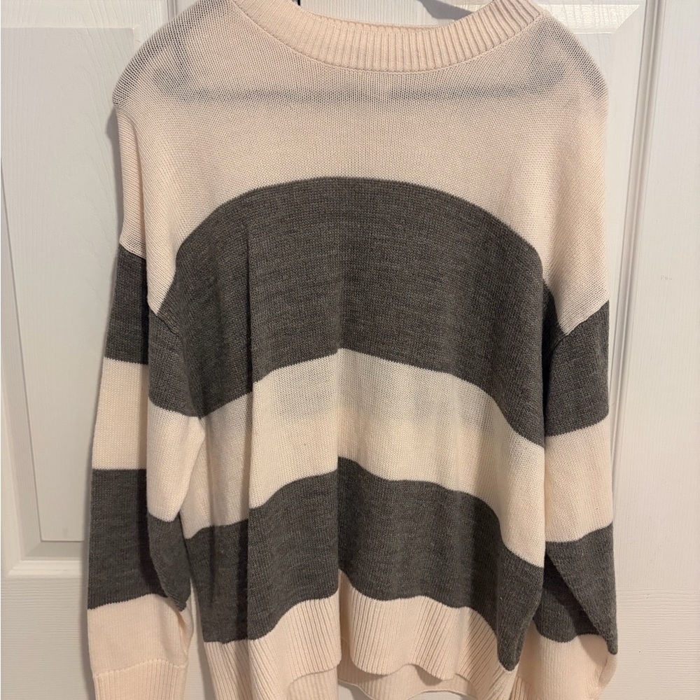 H&M Women's Sweater in Gray and Cream Stripes